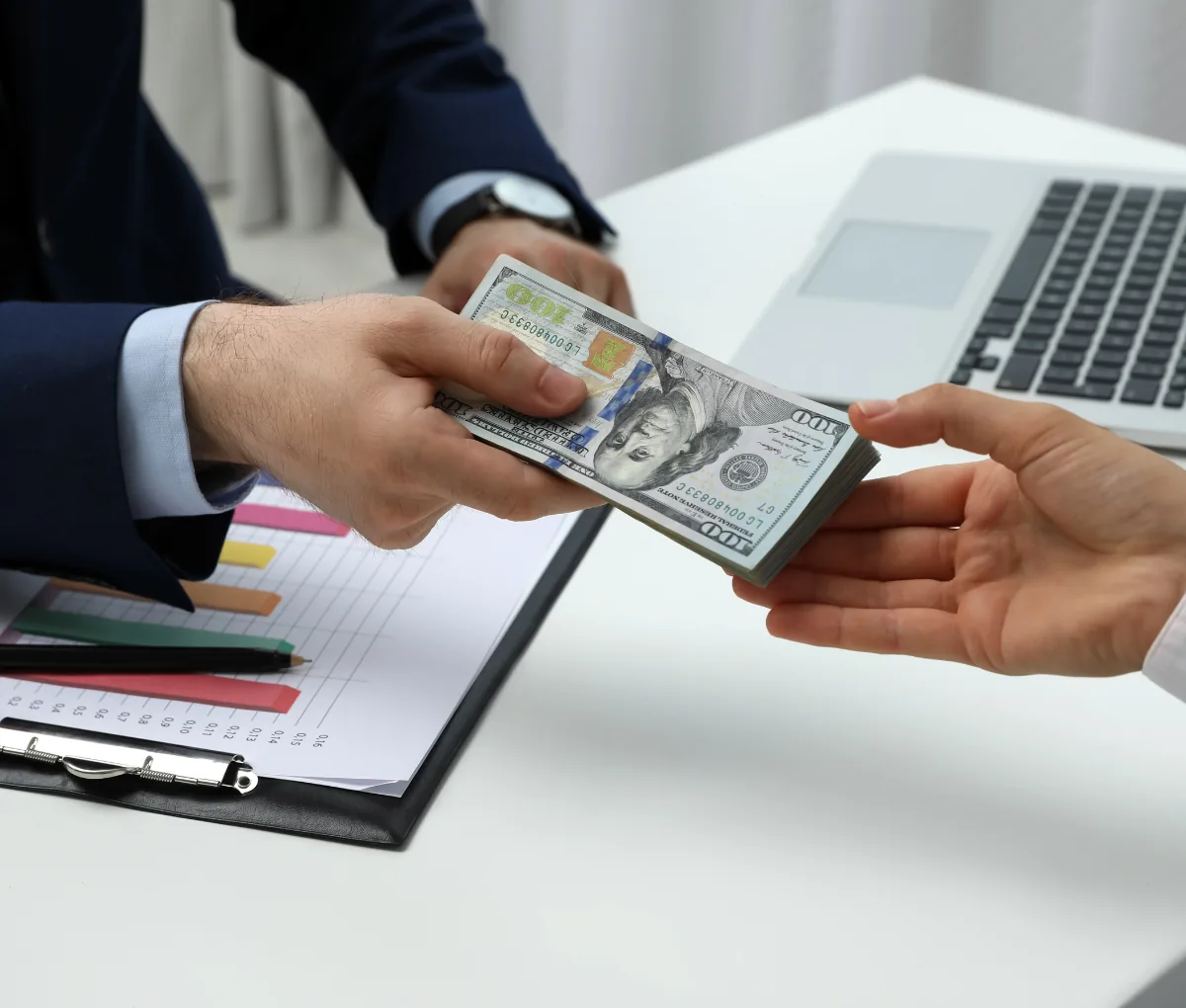 Person paying a friend back, tracked in the payables app